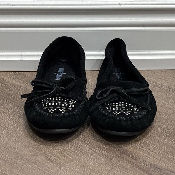 Minnetonka Moccasins Womens 10 Black Suede Leather Studded Flats Slip On Bow - Picture 8 of 10
